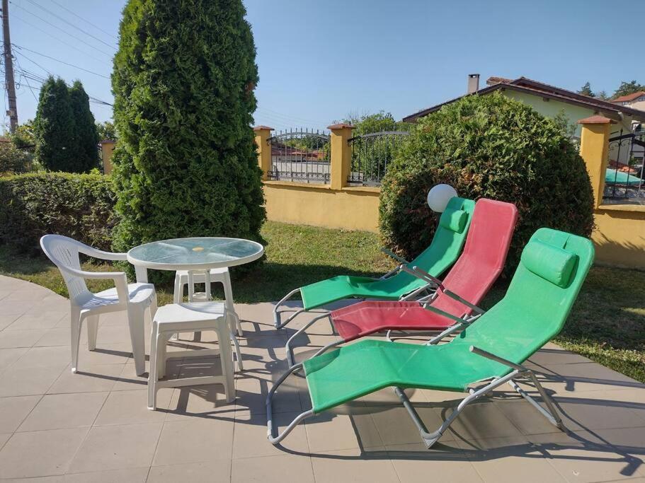 Luxury Seaview 2-Bedroom Apartments Blue Elephant Balchik Exterior photo