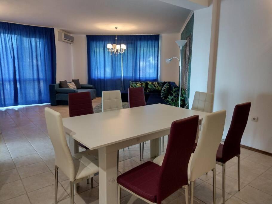 Luxury Seaview 2-Bedroom Apartments Blue Elephant Balchik Exterior photo