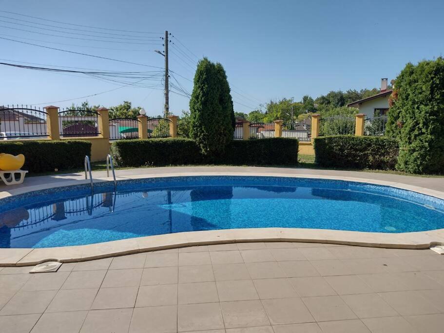 Luxury Seaview 2-Bedroom Apartments Blue Elephant Balchik Exterior photo